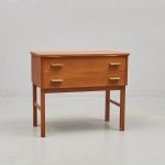 1260 1307 CHEST OF DRAWERS